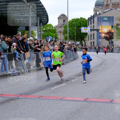 25.04.2026 - Das Zehntel Tim E. http://msf.ph/oto/9573686 25.04.2026 10:47:39 Ziel 5295, 6324, 6329 meine-sportfotos.de