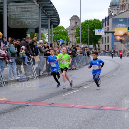 25.04.2026 - Das Zehntel Tim E. http://msf.ph/oto/9573687 25.04.2026 10:47:39 Ziel 5295, 6324, 6329 meine-sportfotos.de