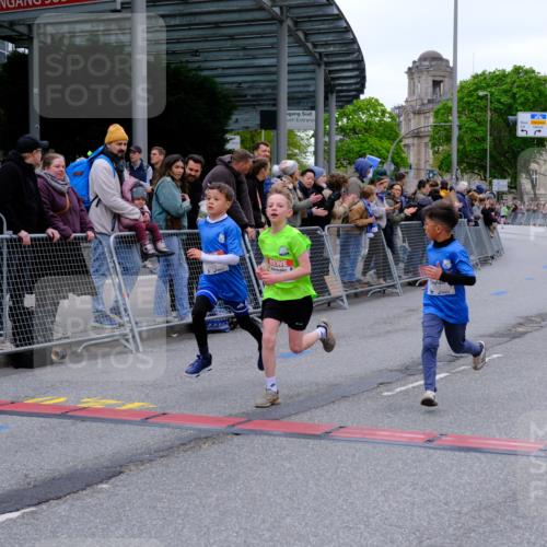 25.04.2026 - Das Zehntel Tim E. http://msf.ph/oto/9573691 25.04.2026 10:47:40 Ziel 5295, 6324, 6329 meine-sportfotos.de