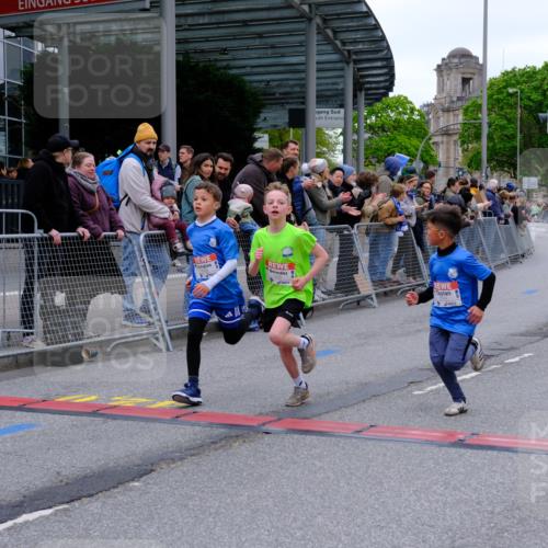 25.04.2026 - Das Zehntel Tim E. http://msf.ph/oto/9573692 25.04.2026 10:47:40 Ziel 5295, 6324, 6329 meine-sportfotos.de