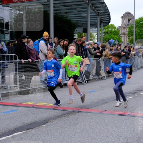 25.04.2026 - Das Zehntel Tim E. http://msf.ph/oto/9573693 25.04.2026 10:47:40 Ziel 5295, 6324, 6329 meine-sportfotos.de