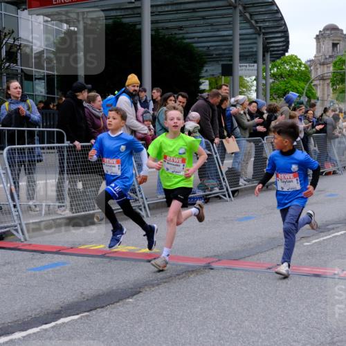 25.04.2026 - Das Zehntel Tim E. http://msf.ph/oto/9573694 25.04.2026 10:47:40 Ziel 5295, 6324, 6329 meine-sportfotos.de
