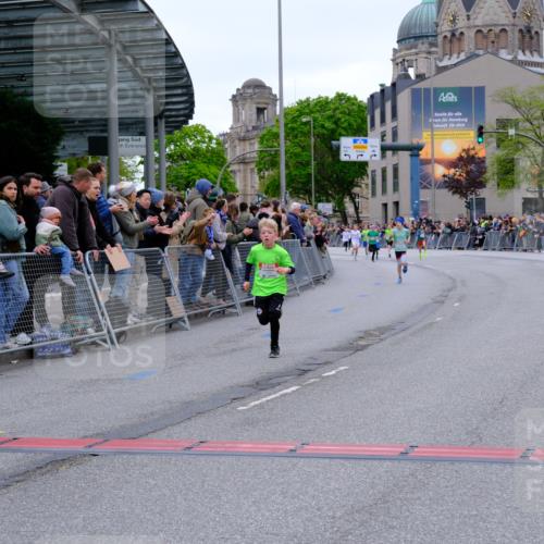 25.04.2026 - Das Zehntel Tim E. http://msf.ph/oto/9573715 25.04.2026 10:47:50 Ziel 5508, 6092, 6225, 7122 meine-sportfotos.de