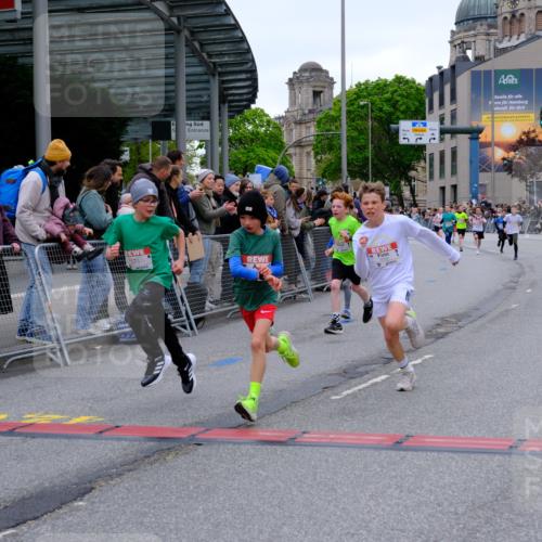 25.04.2026 - Das Zehntel Tim E. http://msf.ph/oto/9573745 25.04.2026 10:48:00 Ziel 5103, 5293, 5309, 6092, 6317, 6540, 8056, 8062, 8074 meine-sportfotos.de