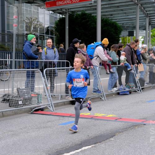 25.04.2026 - Das Zehntel Tim E. http://msf.ph/oto/9573759 25.04.2026 10:48:02 Ziel 5103, 5293, 5309, 5921, 6317, 6323, 6540, 6971, 7239, 8056, 8062, 8074 meine-sportfotos.de