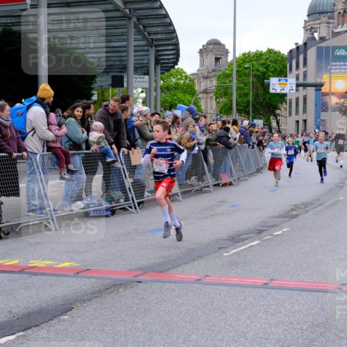 25.04.2026 - Das Zehntel Tim E. http://msf.ph/oto/9573796 25.04.2026 10:48:09 Ziel 5103, 5454, 5502, 5921, 6323, 6971, 7239, 7549, 7624, 8052, 8062 meine-sportfotos.de