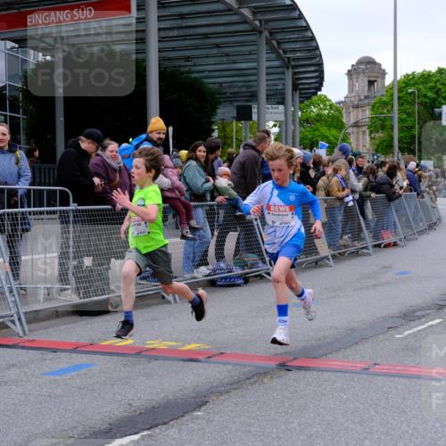 25.04.2026 - Das Zehntel Tim E. http://msf.ph/oto/9573886 25.04.2026 10:48:25 Ziel 5299, 5905, 6906, 7315, 7588, 7604, 7696, 7738 meine-sportfotos.de