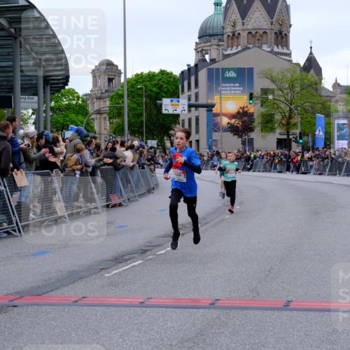25.04.2026 - Das Zehntel Tim E. http://msf.ph/oto/9573902 25.04.2026 10:48:35 Ziel 5425, 6037, 6095, 6341, 7960 meine-sportfotos.de