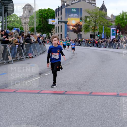 25.04.2026 - Das Zehntel Tim E. http://msf.ph/oto/9573918 25.04.2026 10:48:41 Ziel 5425, 6037, 6326, 6341, 7960, 7982 meine-sportfotos.de