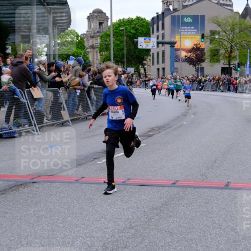 25.04.2026 - Das Zehntel Tim E. http://msf.ph/oto/9573921 25.04.2026 10:48:41 Ziel 5425, 6037, 6326, 6341, 7960, 7982 meine-sportfotos.de