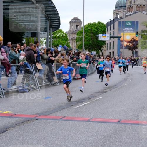 25.04.2026 - Das Zehntel Tim E. http://msf.ph/oto/9573930 25.04.2026 10:48:46 Ziel 5425, 6104, 6326, 6407, 6913, 7381, 7385, 7547, 7747, 7753, 7982, 8025 meine-sportfotos.de