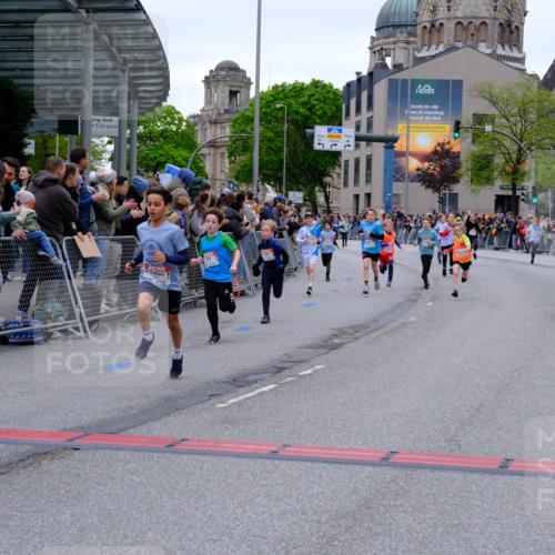 25.04.2026 - Das Zehntel Tim E. http://msf.ph/oto/9573932 25.04.2026 10:48:47 Ziel 5425, 6104, 6326, 6407, 6913, 7006, 7381, 7385, 7547, 7664, 7724, 7747, 7753, 7982, 8025 meine-sportfotos.de