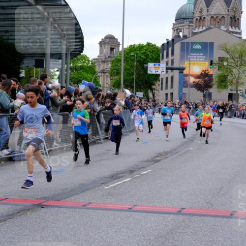 25.04.2026 - Das Zehntel Tim E. http://msf.ph/oto/9573936 25.04.2026 10:48:48 Ziel 6104, 6326, 6407, 6913, 7006, 7381, 7385, 7547, 7664, 7724, 7747, 7748, 7753, 7982, 8025 meine-sportfotos.de