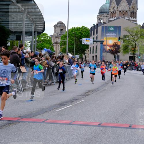 25.04.2026 - Das Zehntel Tim E. http://msf.ph/oto/9573937 25.04.2026 10:48:48 Ziel 6104, 6326, 6407, 6913, 7006, 7381, 7385, 7547, 7664, 7724, 7747, 7748, 7753, 7982, 8025 meine-sportfotos.de