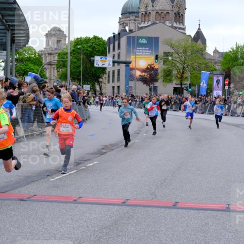 25.04.2026 - Das Zehntel Tim E. http://msf.ph/oto/9573949 25.04.2026 10:48:50 Ziel 6104, 6326, 6407, 6913, 7006, 7381, 7385, 7547, 7664, 7724, 7747, 7748, 7753, 7977, 7982, 8025 meine-sportfotos.de