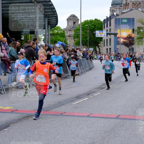 25.04.2026 - Das Zehntel Tim E. http://msf.ph/oto/9573954 25.04.2026 10:48:50 Ziel 6104, 6326, 6407, 6913, 7006, 7381, 7385, 7547, 7664, 7724, 7747, 7748, 7753, 7977, 7982, 8025 meine-sportfotos.de
