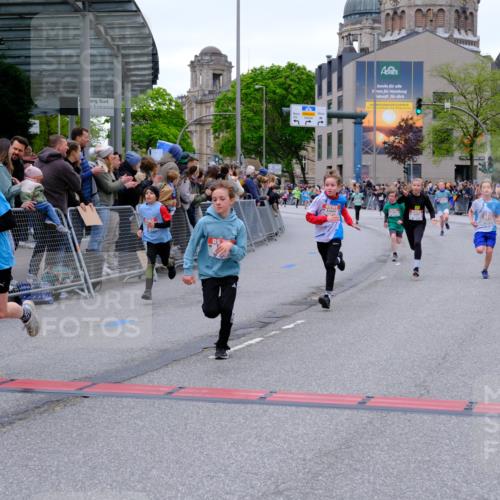 25.04.2026 - Das Zehntel Tim E. http://msf.ph/oto/9573958 25.04.2026 10:48:51 Ziel 6104, 6326, 6407, 6913, 7006, 7381, 7385, 7547, 7625, 7664, 7724, 7747, 7748, 7753, 7977, 7982, 8025 meine-sportfotos.de