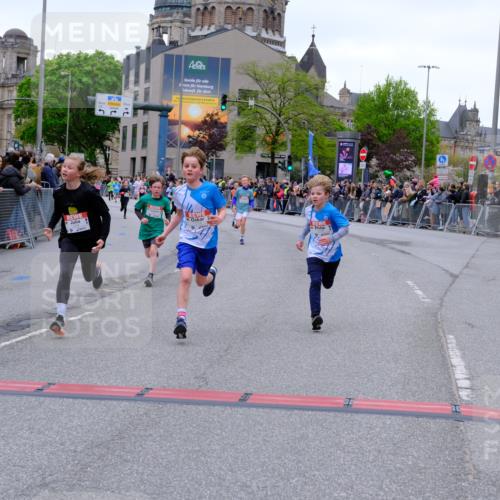 25.04.2026 - Das Zehntel Tim E. http://msf.ph/oto/9573966 25.04.2026 10:48:53 Ziel 6104, 6407, 6913, 7006, 7380, 7381, 7385, 7547, 7625, 7664, 7724, 7747, 7748, 7753, 7977, 7982, 8025 meine-sportfotos.de