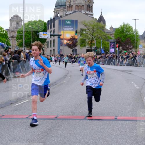25.04.2026 - Das Zehntel Tim E. http://msf.ph/oto/9573973 25.04.2026 10:48:54 Ziel 6104, 6407, 6913, 7006, 7380, 7381, 7385, 7547, 7625, 7664, 7724, 7747, 7748, 7753, 7977, 8025 meine-sportfotos.de