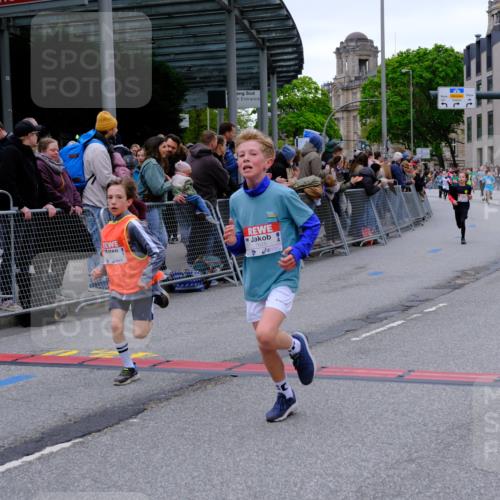 25.04.2026 - Das Zehntel Tim E. http://msf.ph/oto/9573987 25.04.2026 10:48:58 Ziel 5012, 5416, 6056, 6668, 6707, 7006, 7380, 7547, 7625, 7664, 7724, 7726, 7748, 7753, 7977 meine-sportfotos.de