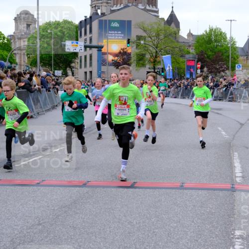 25.04.2026 - Das Zehntel Tim E. http://msf.ph/oto/9574023 25.04.2026 10:49:08 Ziel 5008, 5012, 5300, 5416, 5742, 6056, 6417, 6422, 6423, 6523, 6544, 6548, 6553, 6668, 6940, 7138, 7146, 7164, 7176, 7303, 7402, 7619, 7726, 7972 meine-sportfotos.de