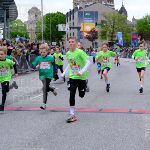 25.04.2026 - Das Zehntel Tim E. http://msf.ph/oto/9574026 25.04.2026 10:49:08 Ziel 5008, 5012, 5300, 5416, 5742, 6056, 6417, 6422, 6423, 6523, 6544, 6548, 6553, 6668, 6940, 7138, 7146, 7164, 7176, 7303, 7402, 7619, 7726, 7972 meine-sportfotos.de