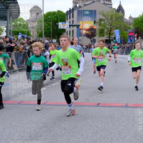 25.04.2026 - Das Zehntel Tim E. http://msf.ph/oto/9574027 25.04.2026 10:49:08 Ziel 5008, 5012, 5300, 5416, 5742, 6056, 6417, 6422, 6423, 6523, 6544, 6548, 6553, 6668, 6940, 7138, 7146, 7164, 7176, 7303, 7402, 7619, 7726, 7972 meine-sportfotos.de