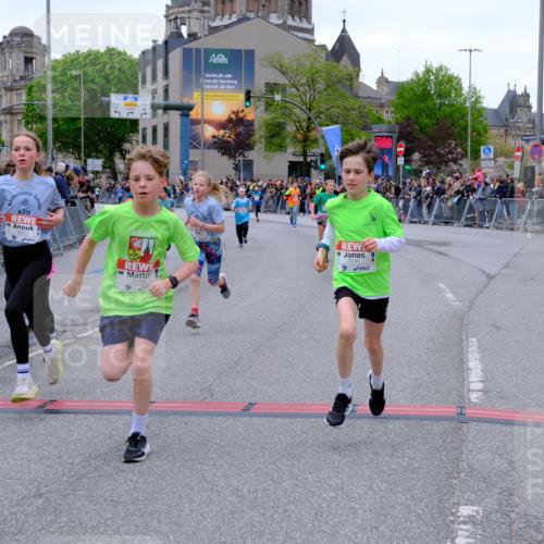 25.04.2026 - Das Zehntel Tim E. http://msf.ph/oto/9574031 25.04.2026 10:49:09 Ziel 5008, 5012, 5300, 5416, 5742, 6417, 6422, 6423, 6523, 6544, 6548, 6553, 6668, 6940, 7138, 7146, 7164, 7176, 7303, 7394, 7402, 7619, 7726, 7972 meine-sportfotos.de