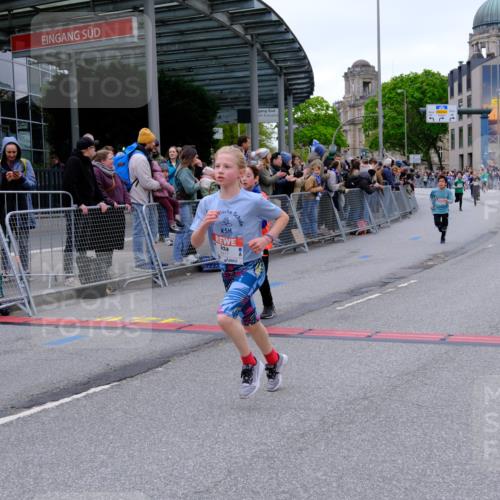 25.04.2026 - Das Zehntel Tim E. http://msf.ph/oto/9574034 25.04.2026 10:49:11 Ziel 5008, 5300, 5742, 6417, 6422, 6423, 6523, 6544, 6548, 6553, 6940, 7138, 7146, 7164, 7176, 7303, 7394, 7402, 7619, 7972 meine-sportfotos.de