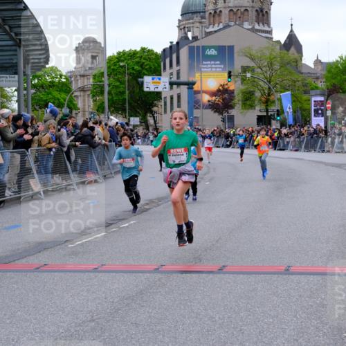 25.04.2026 - Das Zehntel Tim E. http://msf.ph/oto/9574038 25.04.2026 10:49:12 Ziel 5008, 5300, 5734, 5742, 6417, 6422, 6423, 6523, 6544, 6548, 6553, 6711, 6732, 6940, 6964, 7138, 7146, 7164, 7176, 7303, 7394, 7402, 7619, 7972 meine-sportfotos.de