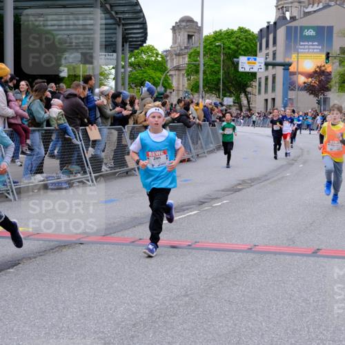 25.04.2026 - Das Zehntel Tim E. http://msf.ph/oto/9574048 25.04.2026 10:49:15 Ziel 5300, 5734, 5742, 6417, 6422, 6423, 6544, 6548, 6553, 6711, 6732, 6964, 7138, 7146, 7394, 7402, 7529, 7619 meine-sportfotos.de