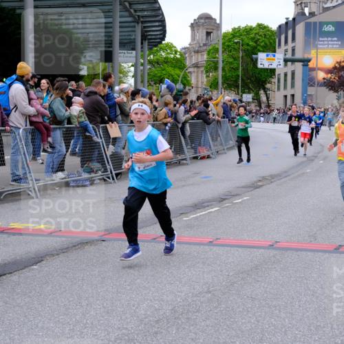 25.04.2026 - Das Zehntel Tim E. http://msf.ph/oto/9574050 25.04.2026 10:49:15 Ziel 5300, 5734, 5742, 6417, 6422, 6423, 6544, 6548, 6553, 6711, 6732, 6964, 7138, 7146, 7394, 7402, 7529, 7619 meine-sportfotos.de