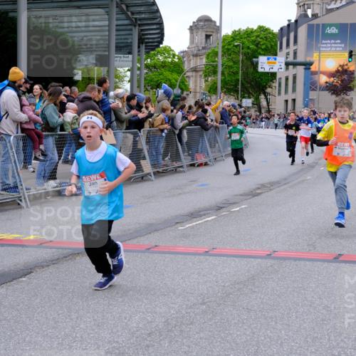 25.04.2026 - Das Zehntel Tim E. http://msf.ph/oto/9574052 25.04.2026 10:49:15 Ziel 5300, 5734, 5742, 6417, 6422, 6423, 6544, 6548, 6553, 6711, 6732, 6964, 7138, 7146, 7394, 7402, 7529, 7619 meine-sportfotos.de
