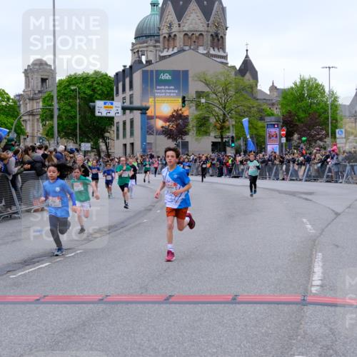 25.04.2026 - Das Zehntel Tim E. http://msf.ph/oto/9574107 25.04.2026 10:49:26 Ziel 5383, 5512, 5577, 5762, 6041, 6045, 6069, 6327, 6518, 7529, 7706, 7939, 7941 meine-sportfotos.de