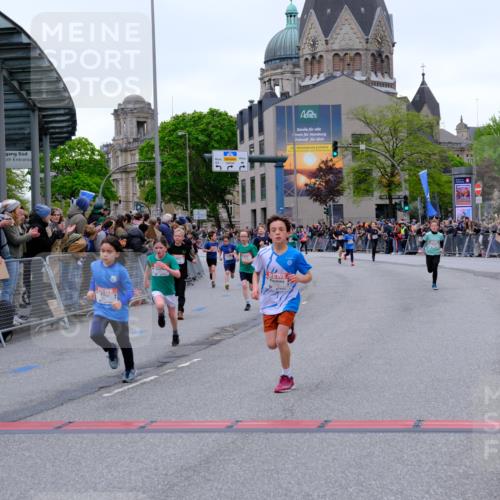 25.04.2026 - Das Zehntel Tim E. http://msf.ph/oto/9574111 25.04.2026 10:49:27 Ziel 5383, 5512, 5577, 5762, 6041, 6045, 6069, 6327, 6518, 6883, 7706, 7939, 7941 meine-sportfotos.de