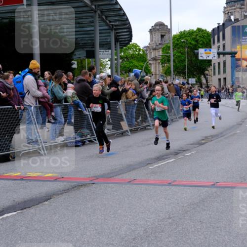 25.04.2026 - Das Zehntel Tim E. http://msf.ph/oto/9574114 25.04.2026 10:49:28 Ziel 5383, 5512, 5577, 5579, 5589, 5762, 6041, 6045, 6069, 6327, 6518, 6883, 7156, 7706, 7882, 7939, 7941 meine-sportfotos.de