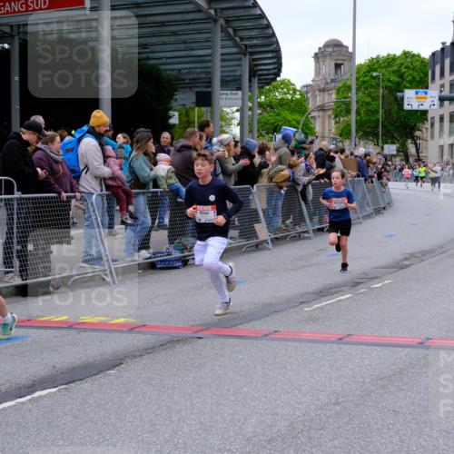 25.04.2026 - Das Zehntel Tim E. http://msf.ph/oto/9574129 25.04.2026 10:49:31 Ziel 5383, 5512, 5577, 5579, 5589, 5762, 6041, 6069, 6327, 6339, 6883, 7156, 7408, 7706, 7882, 7939, 7941 meine-sportfotos.de