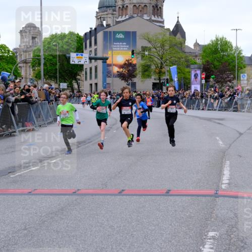 25.04.2026 - Das Zehntel Tim E. http://msf.ph/oto/9574137 25.04.2026 10:49:33 Ziel 5383, 5512, 5577, 5579, 5589, 6041, 6327, 6339, 6883, 7156, 7408, 7706, 7882, 7939, 7941 meine-sportfotos.de