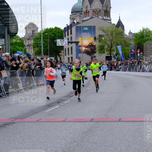 25.04.2026 - Das Zehntel Tim E. http://msf.ph/oto/9574172 25.04.2026 10:49:43 Ziel 5005, 5304, 6042, 6044, 6075, 6210, 6248, 7259, 7408, 7409, 7635 meine-sportfotos.de