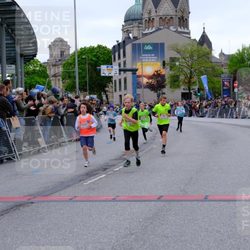25.04.2026 - Das Zehntel Tim E. http://msf.ph/oto/9574173 25.04.2026 10:49:43 Ziel 5005, 5304, 6042, 6044, 6075, 6210, 6248, 7259, 7408, 7409, 7635 meine-sportfotos.de