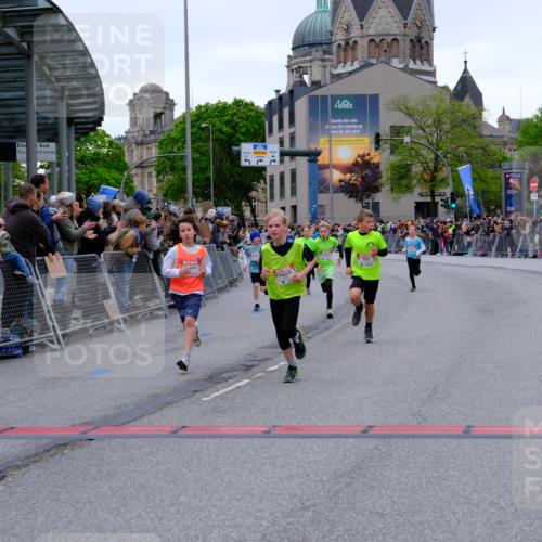 25.04.2026 - Das Zehntel Tim E. http://msf.ph/oto/9574175 25.04.2026 10:49:43 Ziel 5005, 5304, 6042, 6044, 6075, 6210, 6248, 7259, 7408, 7409, 7635 meine-sportfotos.de