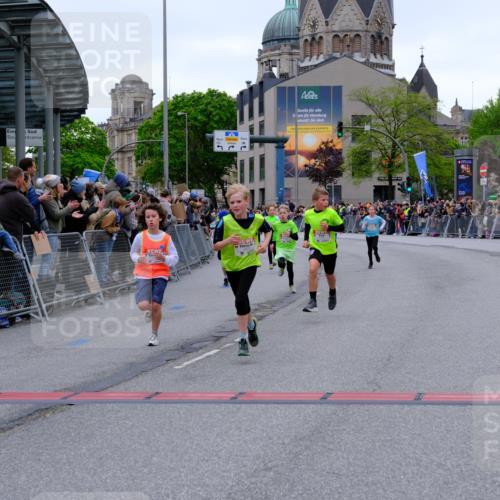 25.04.2026 - Das Zehntel Tim E. http://msf.ph/oto/9574176 25.04.2026 10:49:43 Ziel 5005, 5304, 6042, 6044, 6075, 6210, 6248, 7259, 7408, 7409, 7635 meine-sportfotos.de