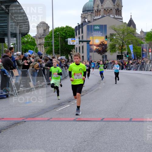 25.04.2026 - Das Zehntel Tim E. http://msf.ph/oto/9574184 25.04.2026 10:49:45 Ziel 5005, 5304, 6042, 6044, 6075, 6210, 6248, 7259, 7409, 7635 meine-sportfotos.de