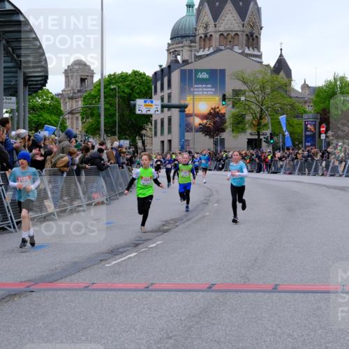 25.04.2026 - Das Zehntel Tim E. http://msf.ph/oto/9574190 25.04.2026 10:49:46 Ziel 5005, 5304, 5444, 6042, 6044, 6075, 6210, 6248, 7259, 7409, 7635 meine-sportfotos.de