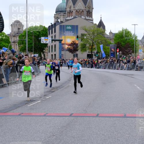 25.04.2026 - Das Zehntel Tim E. http://msf.ph/oto/9574191 25.04.2026 10:49:47 Ziel 5005, 5304, 5444, 5833, 6042, 6044, 6075, 6210, 6248, 7259, 7409, 7635 meine-sportfotos.de
