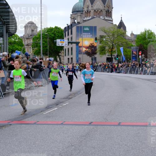 25.04.2026 - Das Zehntel Tim E. http://msf.ph/oto/9574195 25.04.2026 10:49:47 Ziel 5005, 5304, 5444, 5833, 6042, 6044, 6075, 6210, 6248, 7259, 7409, 7635 meine-sportfotos.de