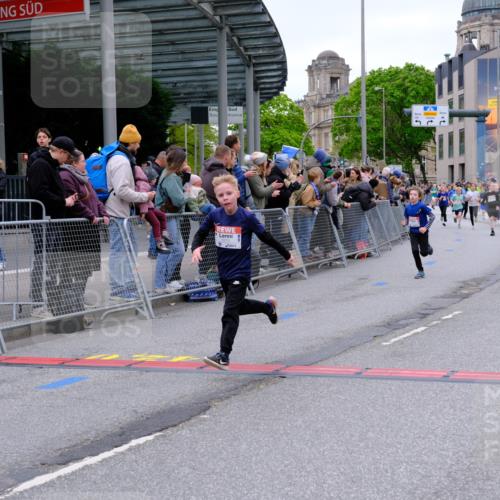 25.04.2026 - Das Zehntel Tim E. http://msf.ph/oto/9574211 25.04.2026 10:49:50 Ziel 5101, 5304, 5444, 5833, 6042, 6044, 6075, 6210, 6248, 6332, 7259, 7409, 7635, 8032, 8051 meine-sportfotos.de