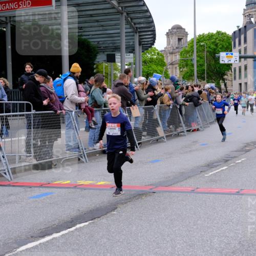 25.04.2026 - Das Zehntel Tim E. http://msf.ph/oto/9574212 25.04.2026 10:49:50 Ziel 5101, 5304, 5444, 5833, 6042, 6044, 6075, 6210, 6248, 6332, 7259, 7409, 7635, 8032, 8051 meine-sportfotos.de