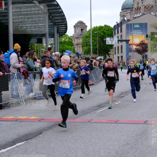 25.04.2026 - Das Zehntel Tim E. http://msf.ph/oto/9574245 25.04.2026 10:49:56 Ziel 5101, 5444, 5587, 5833, 6043, 6332, 6349, 6414, 6684, 7257, 7260, 7688, 7695, 8032, 8040, 8051 meine-sportfotos.de