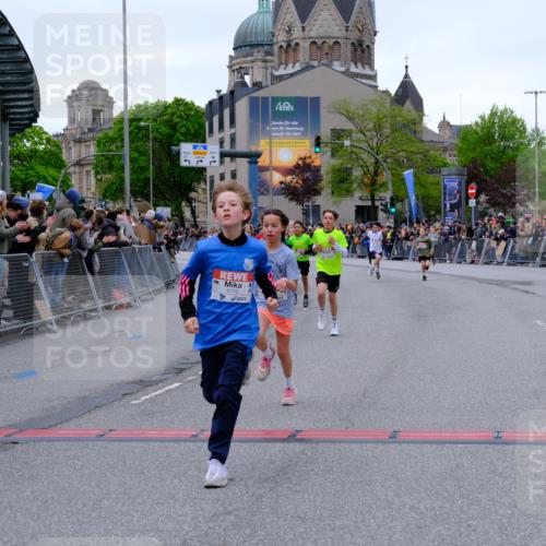 25.04.2026 - Das Zehntel Tim E. http://msf.ph/oto/9574270 25.04.2026 10:50:00 Ziel 5101, 5587, 6043, 6332, 6349, 6414, 6684, 6710, 7257, 7260, 7688, 7695, 7929, 7951, 8032, 8037, 8040, 8051, 8054 meine-sportfotos.de
